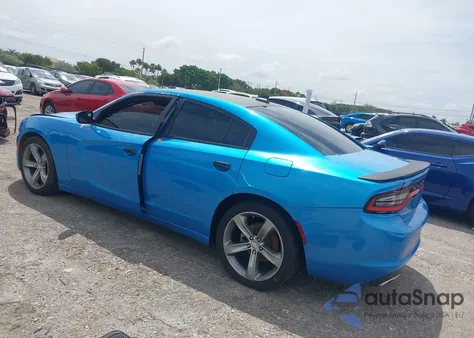 2015 Dodge Charger Sxt z USA, uszkodzony, nr VIN 2C3CDXHG3FH827754